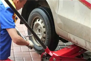 鹤岗附近拖车24小时服务热线电话