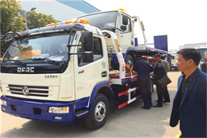鹤岗汽车道路救援拖车价格
